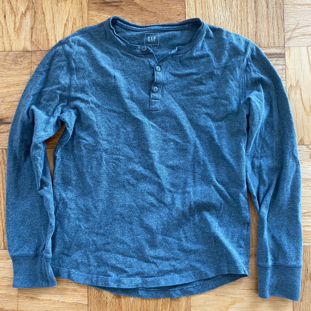 GAP Long Sleeve Heather Gray Henley Shirt – Size Small